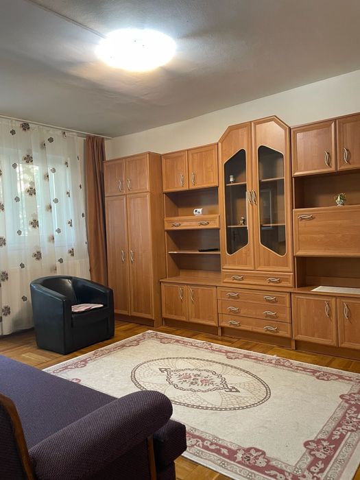 Proprietar inchiriez apartament 1 camera, 36 mp, str Stupilor, centrala proprie, balcon mare inchis, mobilat si utilat, pret 220€ + garantie