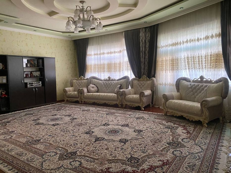 Продается БОЛЬШОЙ 2-х этажный дом . В  КИБРАЙСКОМ районе