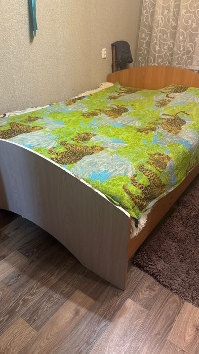 Двухспальная кровать