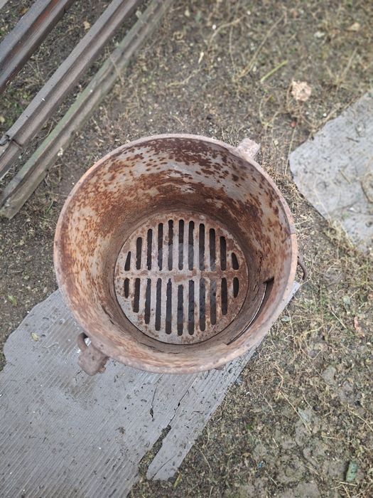 Печь буржуйка чугунная.