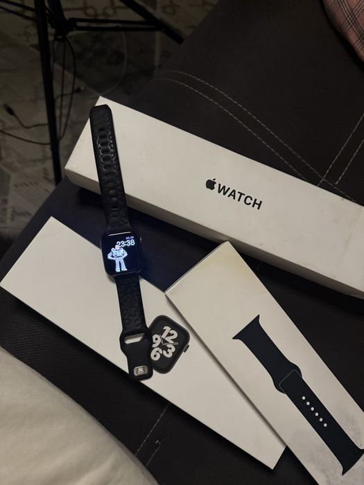 Продам apple watch se 40mm