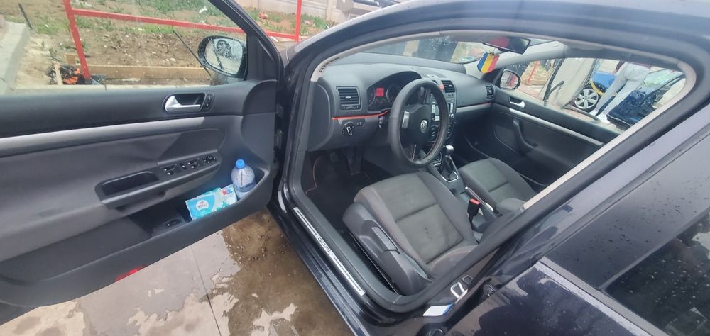 Vand sau schimb Golf 5 GOAL anul 2007