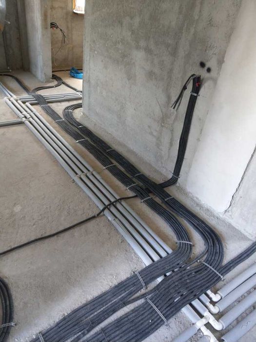 Electrician realizez lucrări de instalații electrice