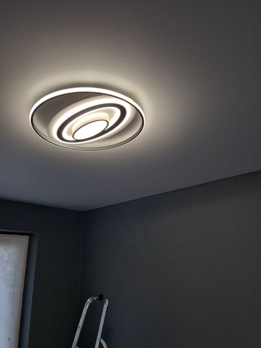 Zugravi renovam case si apartamente