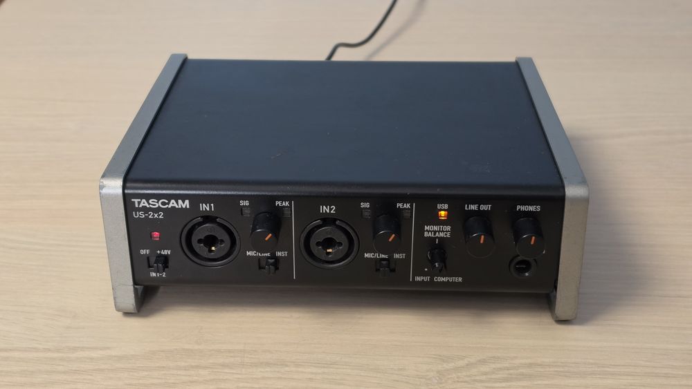 Interfață audio USB Tascam US-2x2