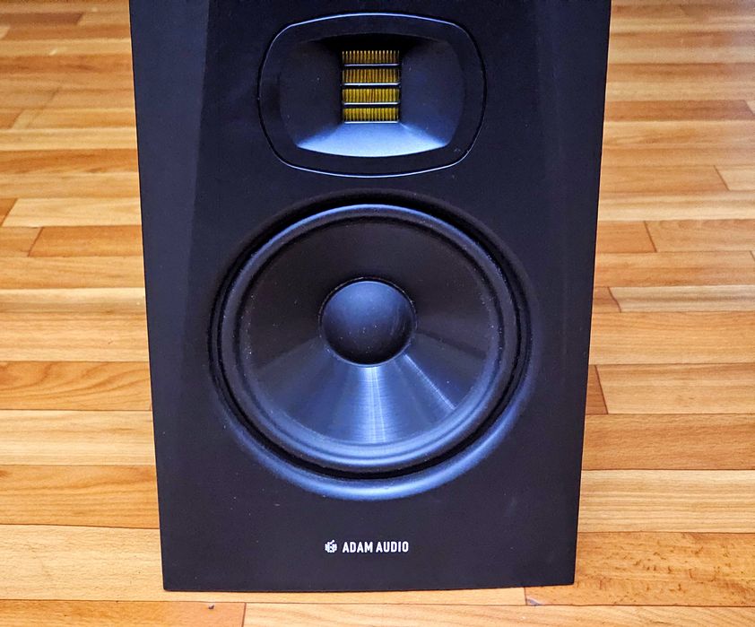 Студийный монитор ADAM AUDIO T7V