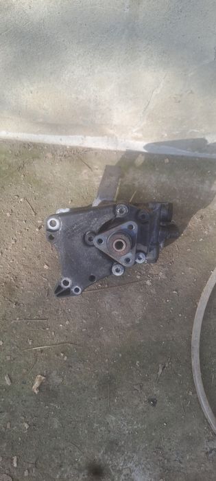 Vând pompa servo bmw e60