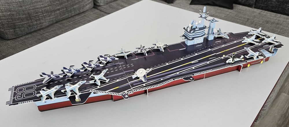 Puzzle 3D Portavion Nimitz de 70 de piese 77 x 18 x 20 cm