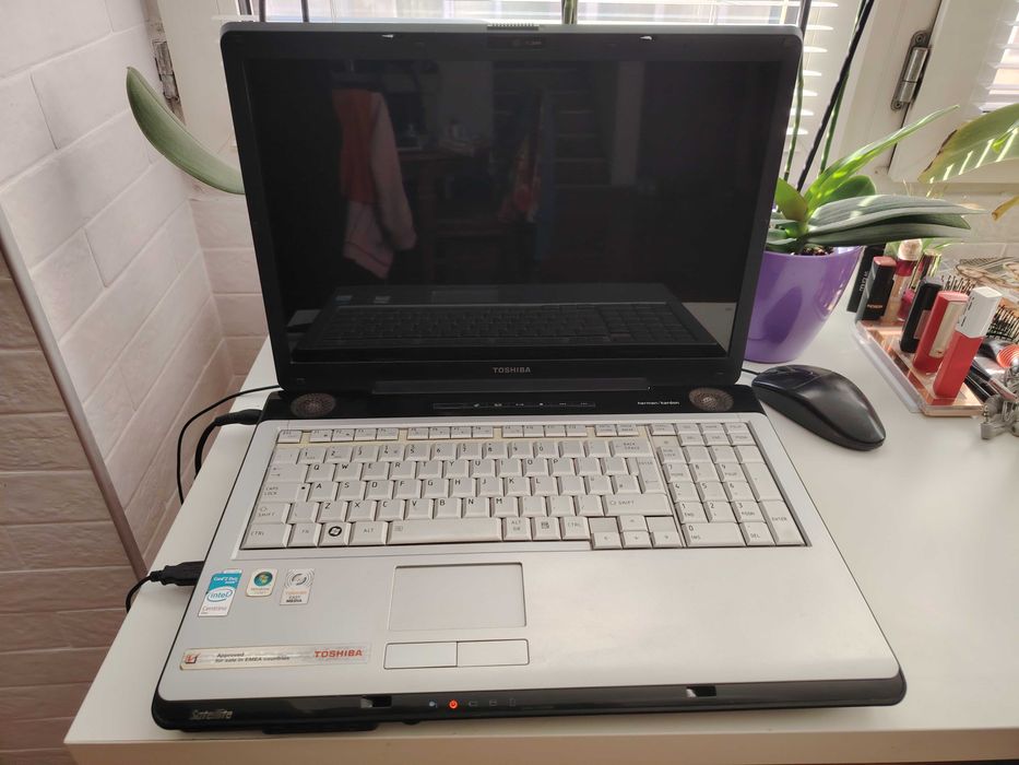 Лаптоп Toshiba Satellite P200-16V