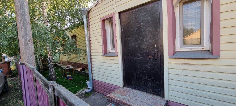 Дом с земельным участком.