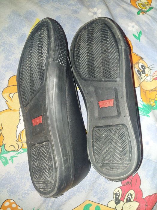 LEVIS нови оригинални 37н