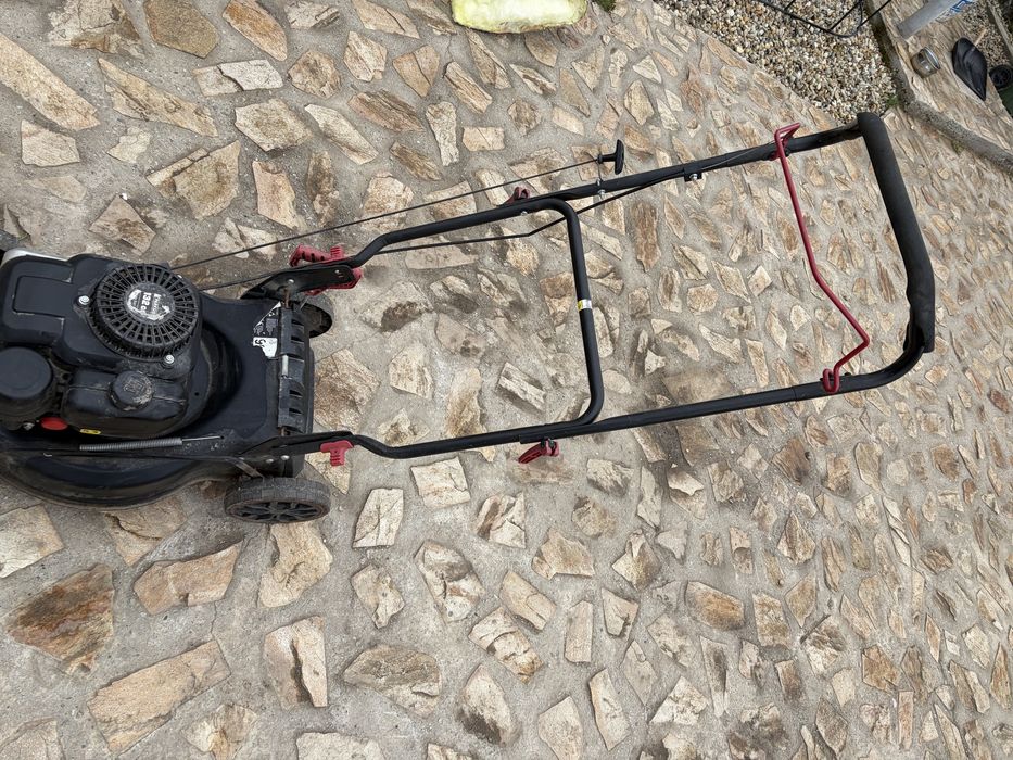 Vand masina tuns gazonul Parkside pe benzina