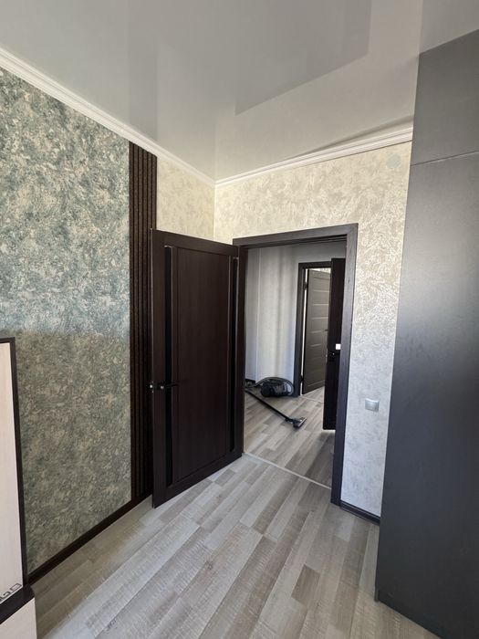 Продам кровать двери ламинат