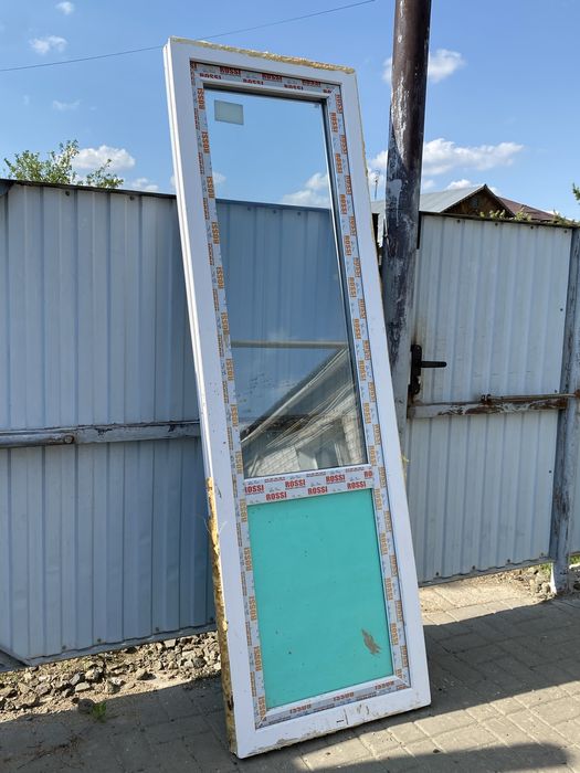 Продам балконную дверь
