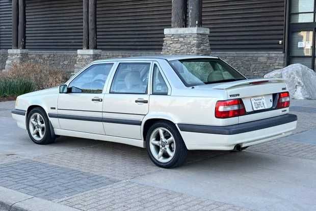 Продам оригинальные легкосплавные диски на Volvo 850.