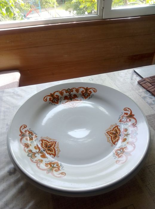 Чашки  миски нержавейки.