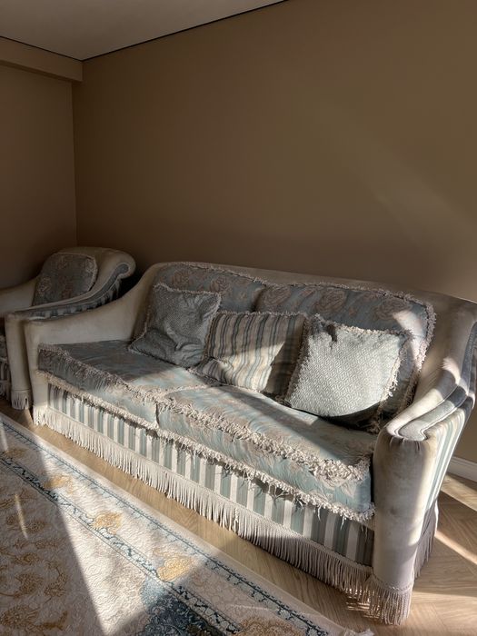 диван Италия.Требуется химчистка