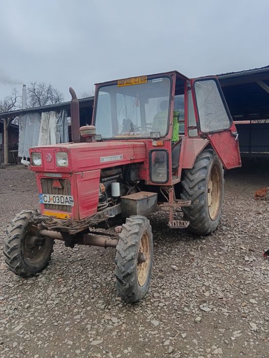 Tractor Universal 650