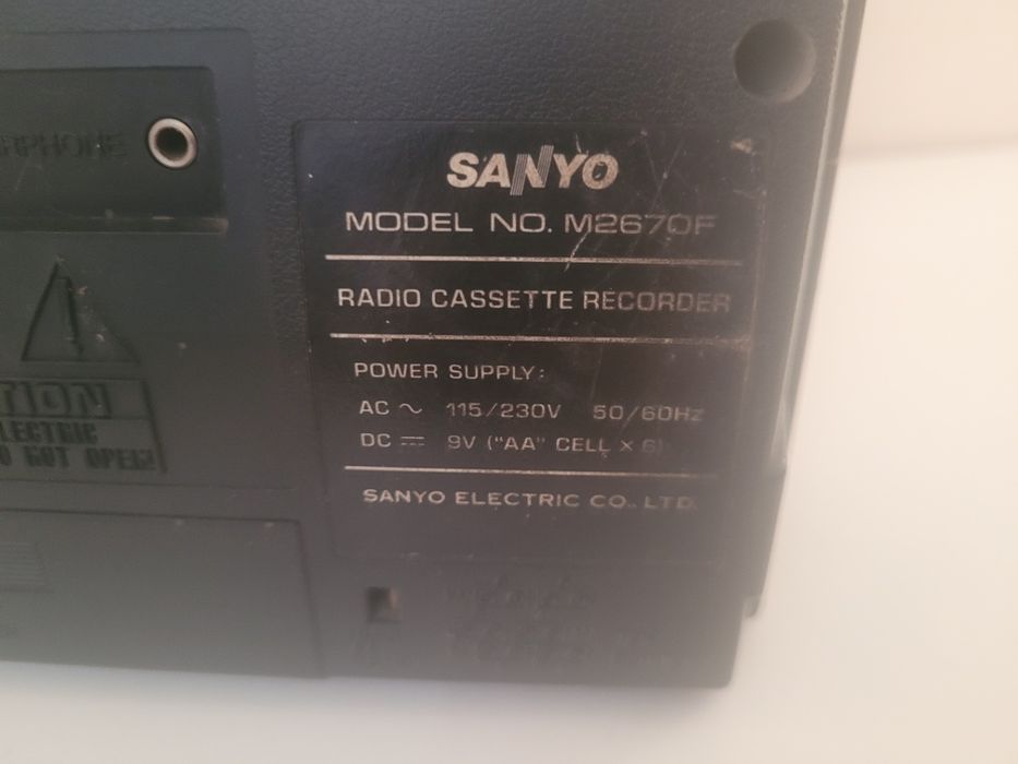 Продам Sanyo магнитофон m2670f