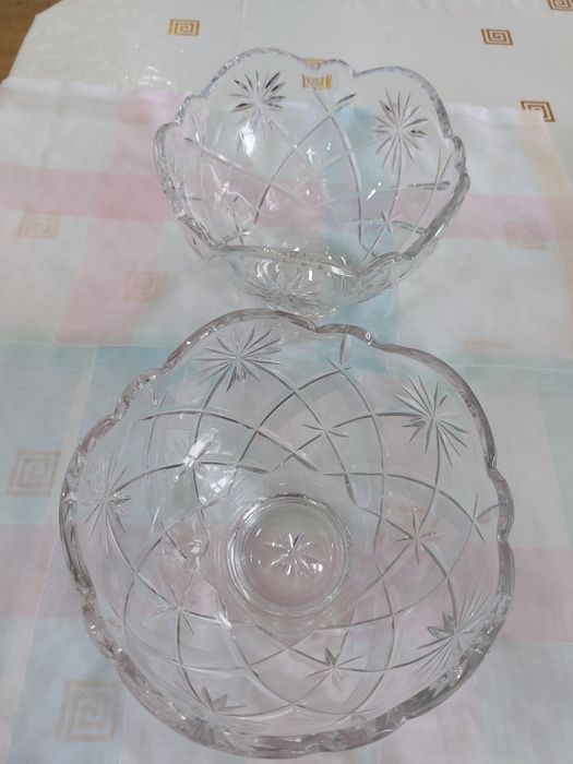 Продам хрустальную фруктовницу.