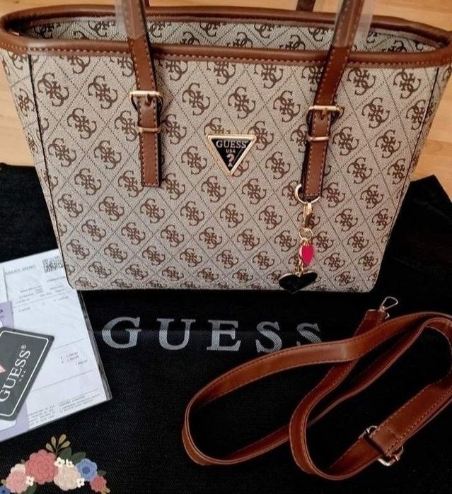 Geanta Guess material textil, logo metalic, 2 compartimente,saculet, etichetă