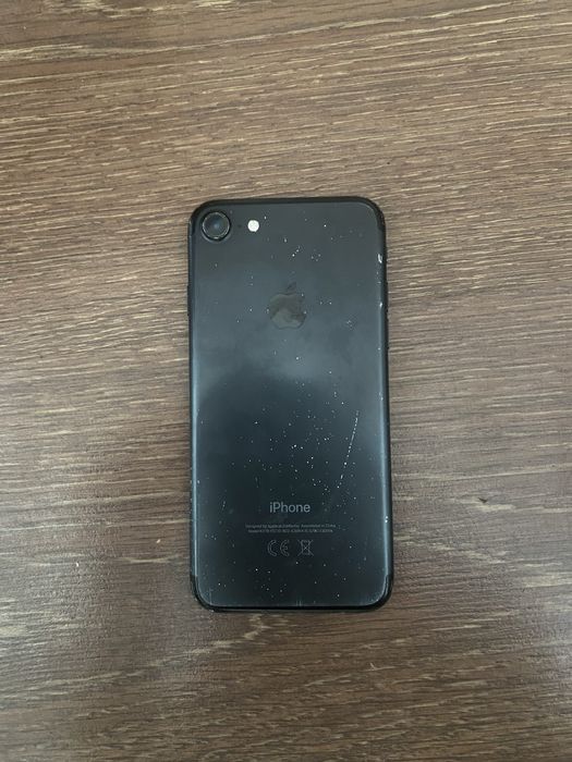 Продам Iphone айфон 7