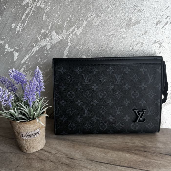 Louis Vuitton / Мъжки чанти тип клъч