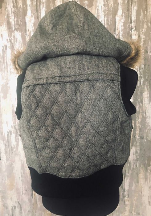 Vesta noua cu gluga oversize matlasata amestec lana ZARA