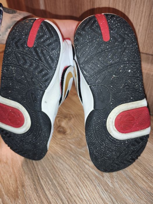 Детски маратонки Nike Team Hustle D 11 UK5.5 EUR38.5