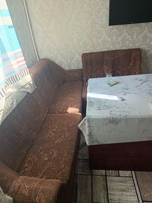 Eski Divan suv tekin narxda sotiladi