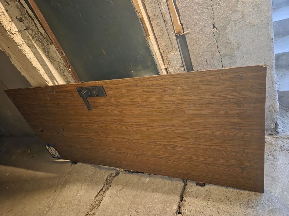 Метална входна  врата с касата