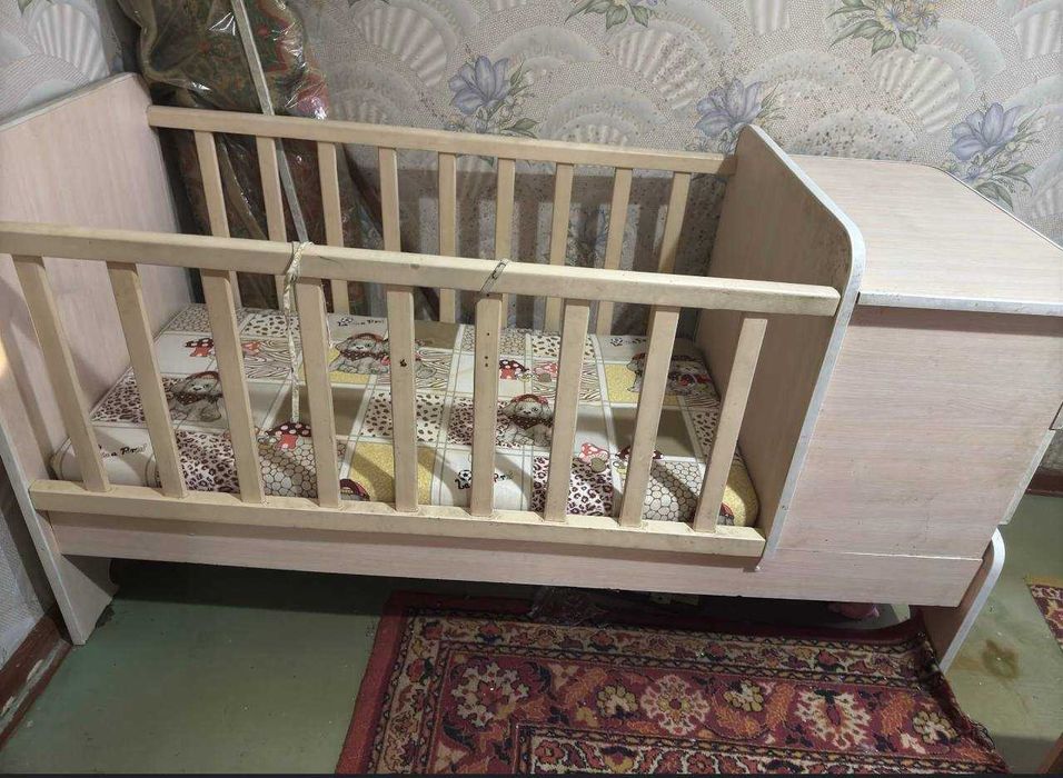 детская кровать с матрасом