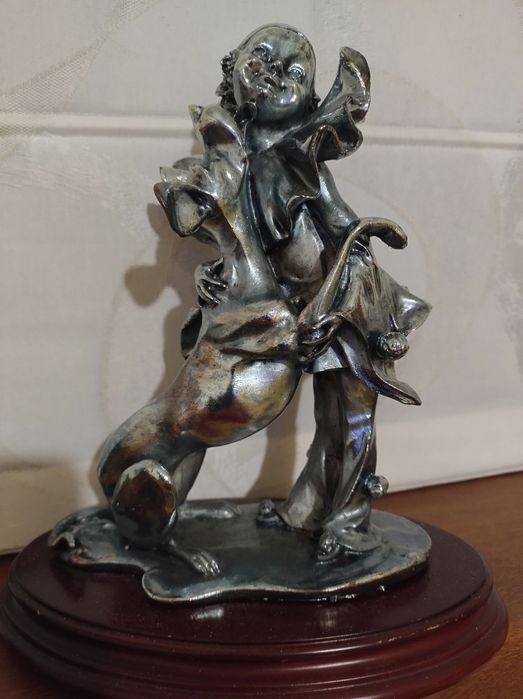 Страхотна статуя на Клоун и куче ръчна,1100 гр. Тежи