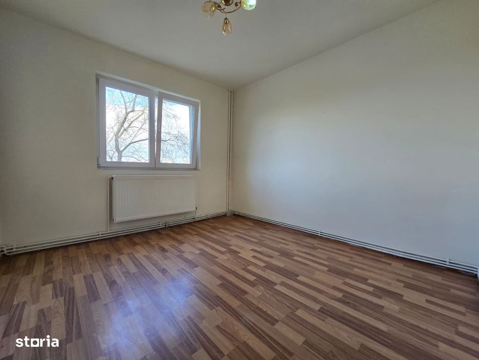 Apartament 2 camere, 42 mp, etaj 2/4, Mircea cel batran