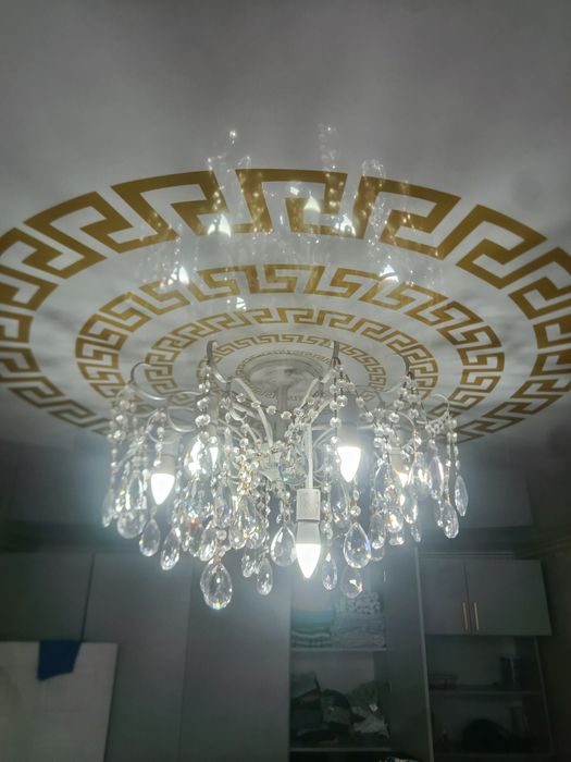 Люстра в зал в отличном состояние