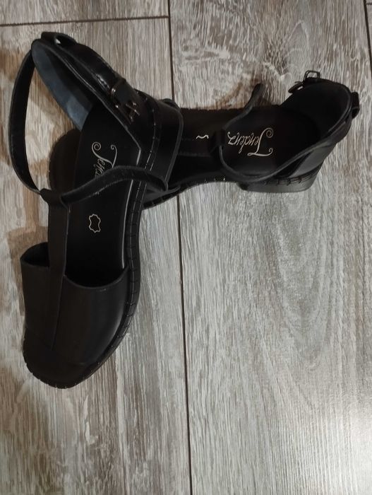 Официални и ежедневни обувки