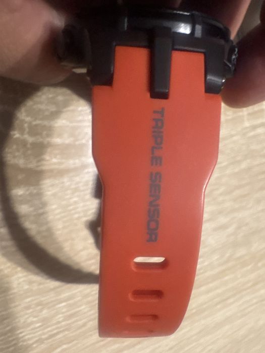 Casio РRO TREK  состояние новых.Недорого.