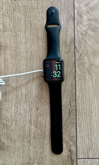Apple Watch Series 2 42mm + curea + încărcător
