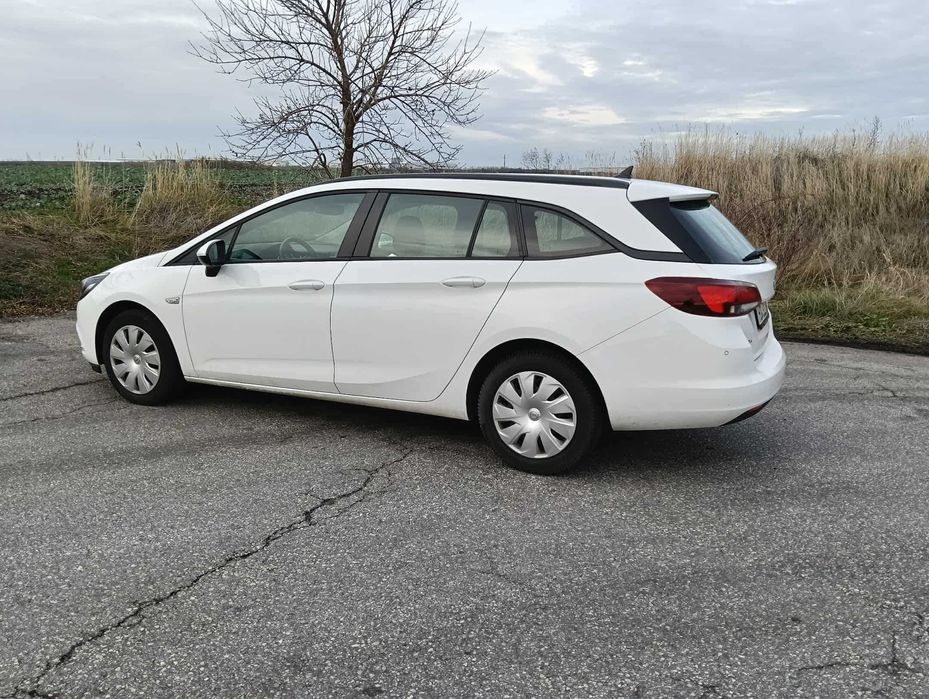 Vand sau Schimb Opel Astra K 1.6 diesel, 2018, impecabila.RAR facut