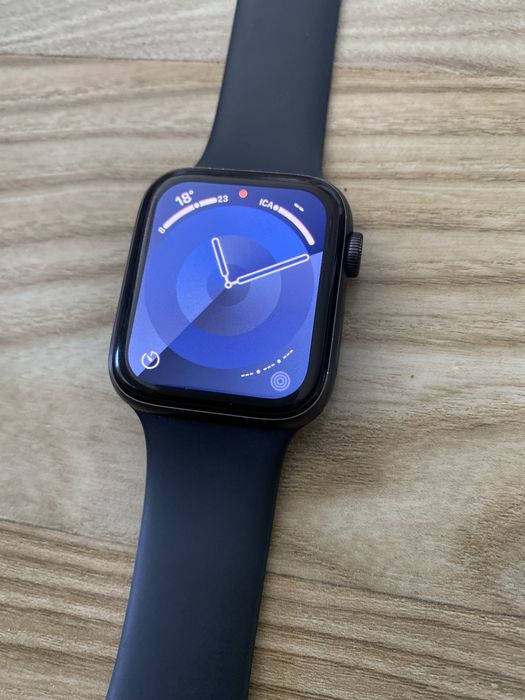 Apple Watch SE , 44 mm  , 2022