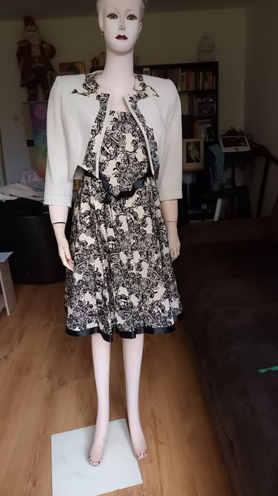 Vand rochie si sacou