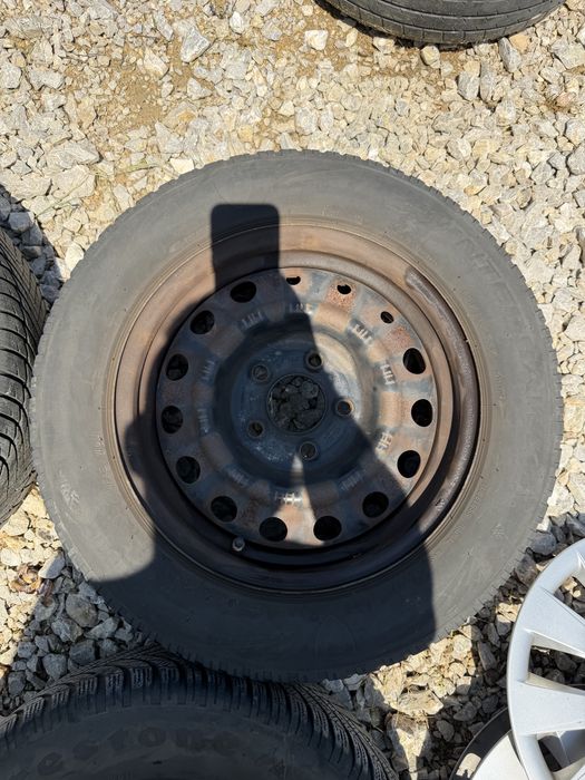 4бр. жел. джанти с тасове 15” 5 х 114.3 със зимни гуми  за Hyundai i30
