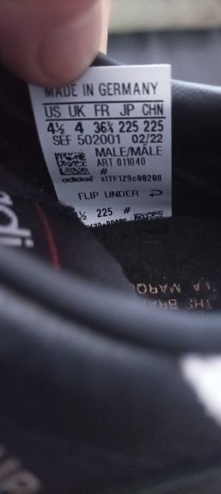 Футболни бутонки