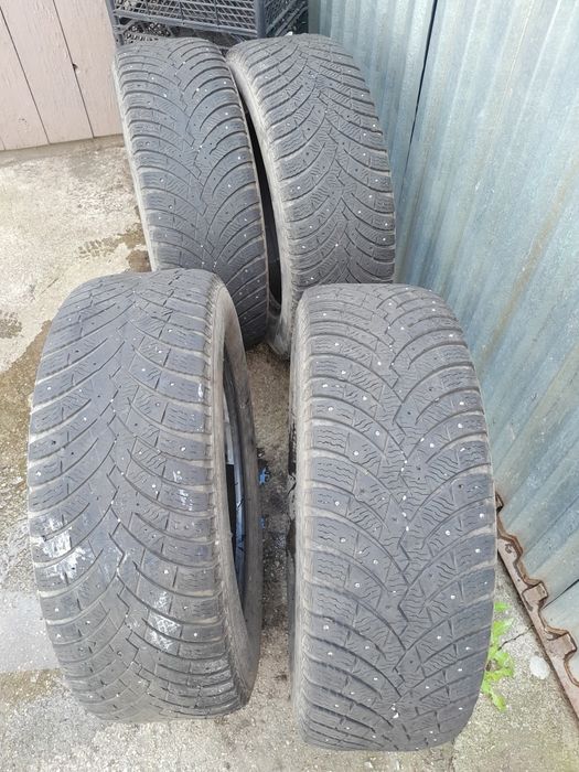Зимние шины б/у на 17
