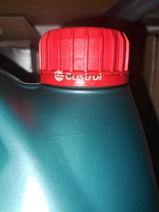 Моторно масло Castrol 5w30