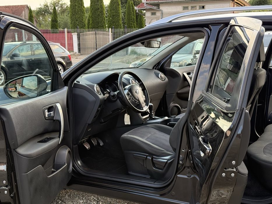 Nissan Qashqai 1.6 DCi 130 CP Visa 4X4 E5 11/2012 SE POATE IN RATE