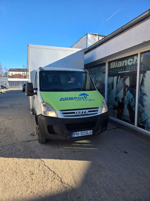Autoutilitara Iveco Daily 35S Furgon Box + Lift Dhollandia