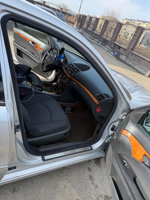 Продам мерс 211 в хорошем состояние