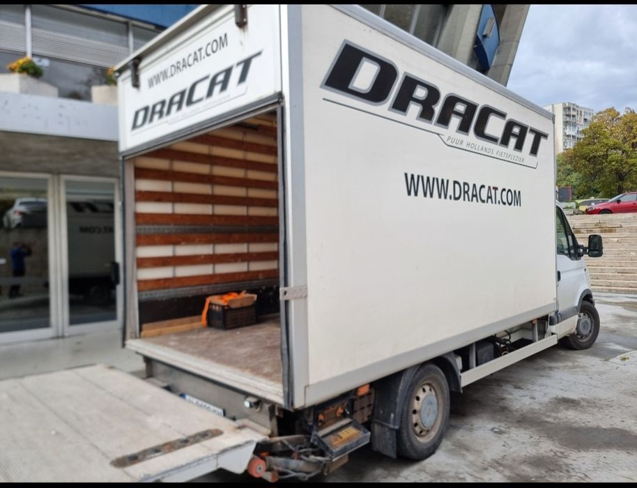 Извършвам транспортни услуги