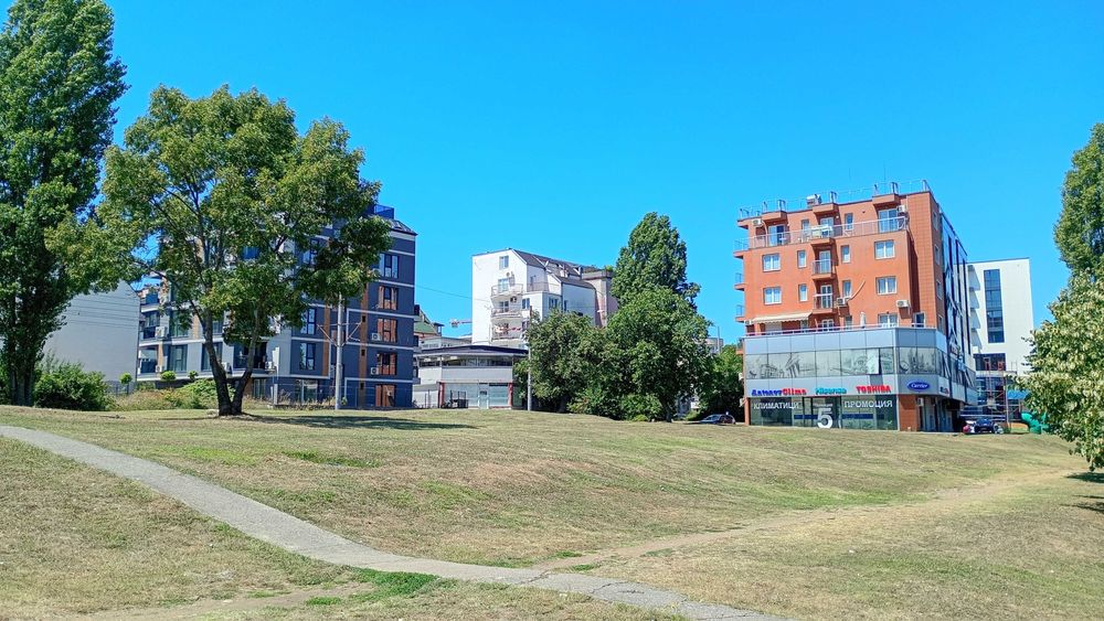 Продава АТЕЛИЕ в Люлин Център